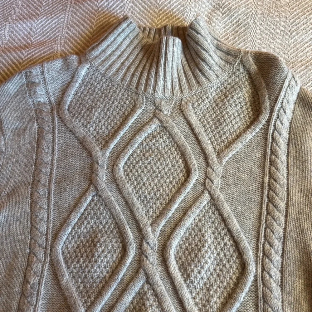 Men's Banana Republic Zephyr Cable‎ Knit Merino Sweater, Light Gray, Size L
